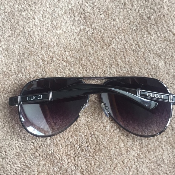 GUCCI sunglasses (like new) - Picture 3 of 3